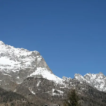 B&B La Tour - Food, Bed & Mountain *