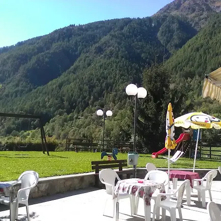 La Tour - Food, Bed & Mountain *