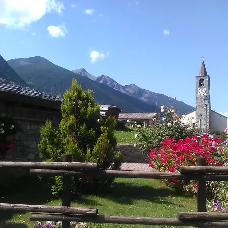 La Tour - Food, Bed & Mountain * Oyace