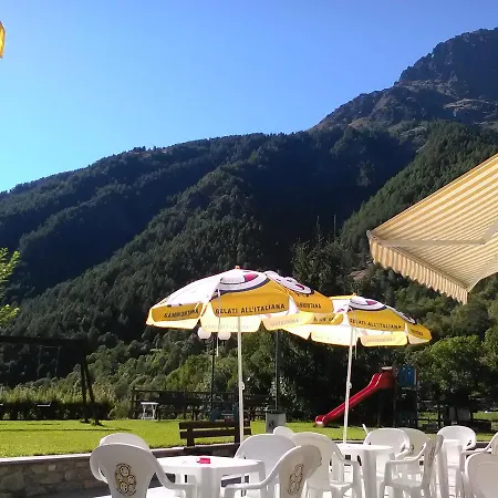 La Tour - Food, Bed & Mountain Bed & Breakfast Oyace