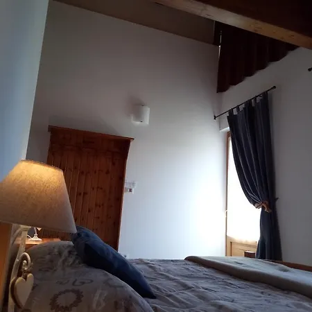 La Tour - Food, Bed & Mountain * Oyace
