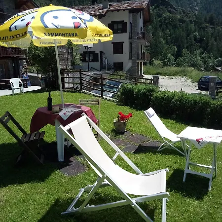 La Tour - Food, Bed & Mountain *