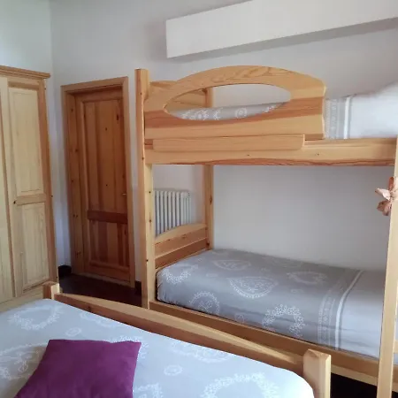 La Tour - Food, Bed & Mountain Panzió *
