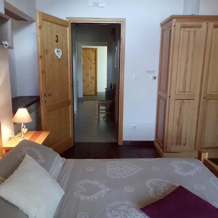 La Tour - Food, Bed & Mountain