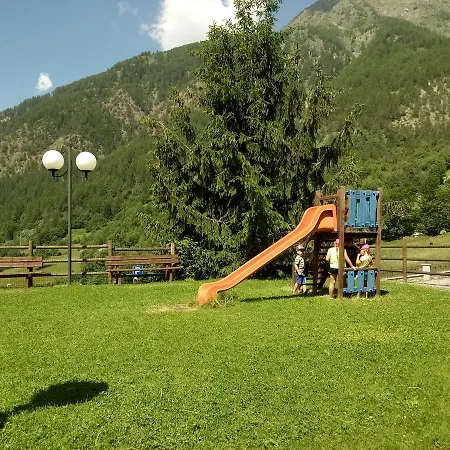 La Tour - Food, Bed & Mountain * Oyace