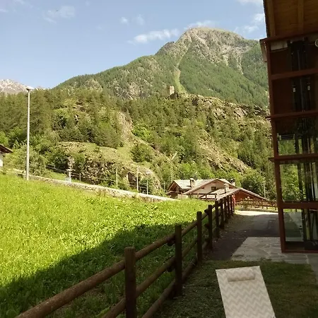 La Tour - Food, Bed & Mountain Oyace