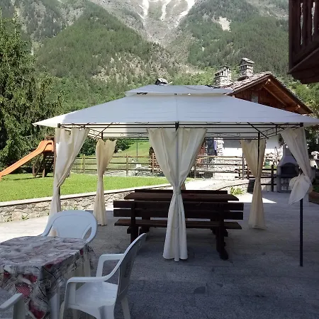 La Tour - Food, Bed & Mountain Bed & Breakfast Oyace