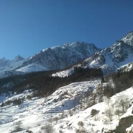 La Tour - Food, Bed & Mountain *