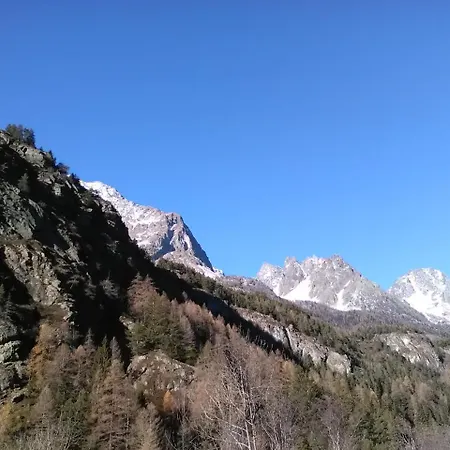 La Tour - Food, Bed & Mountain *