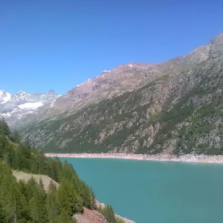La Tour - Food, Bed & Mountain * Oyace