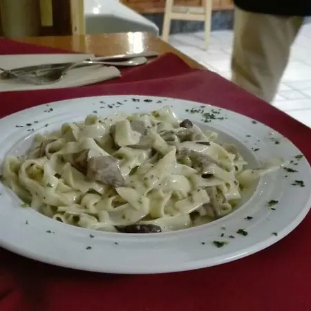 La Tour - Food, Bed & Mountain *